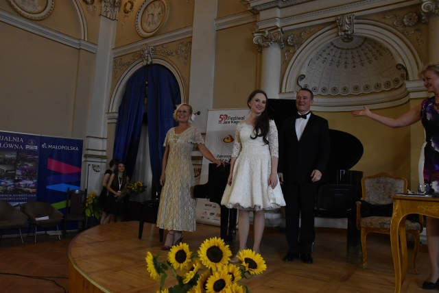Aleksander Pinderak tenor,i jego gosc Aleksandra Szmyd-sopran,przy fortepianie Renata Żełobowska-Orzechowska,prowadzenie Elżbieta Słysz